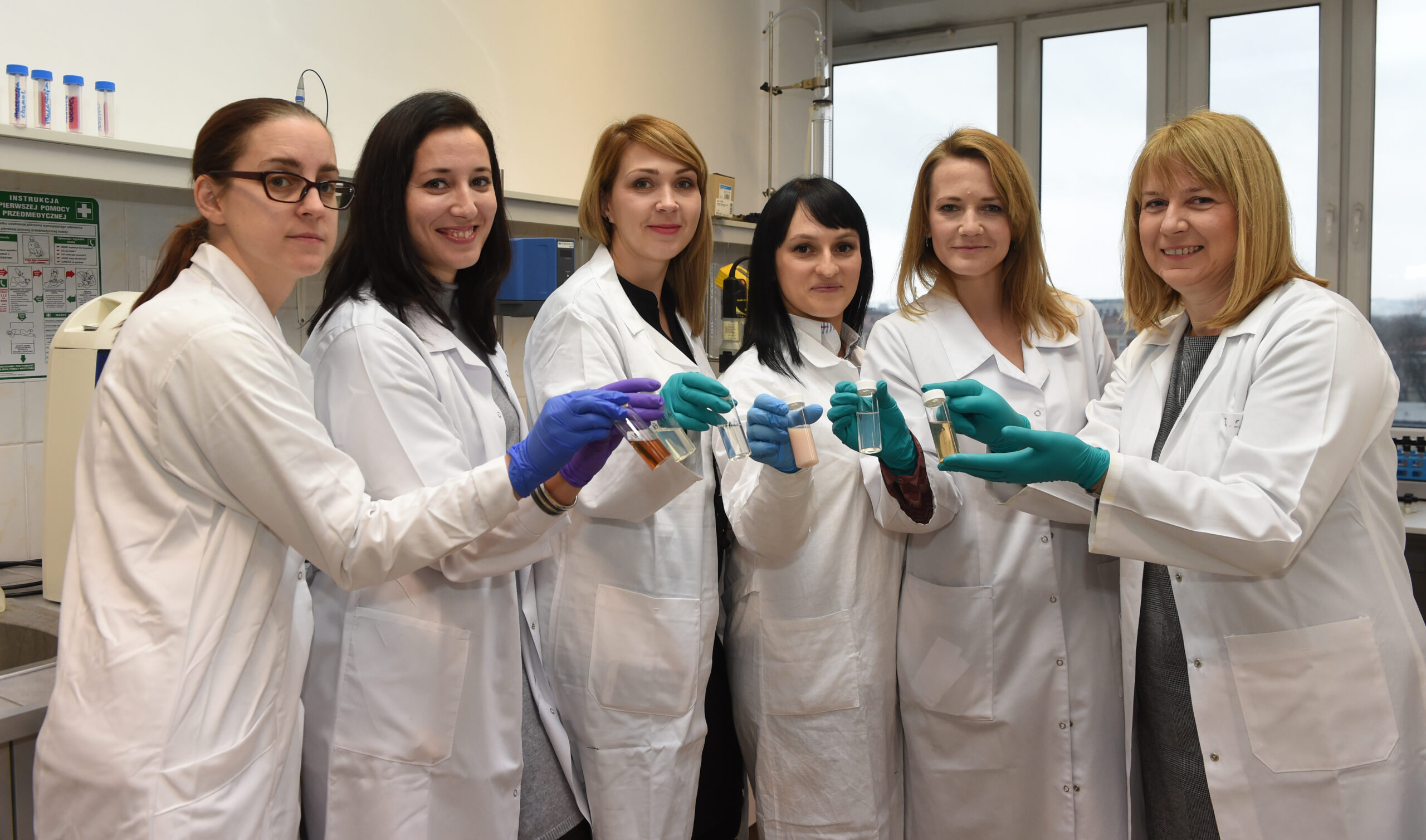 PK KUT researchers from the team working on alcohol-free perfumes