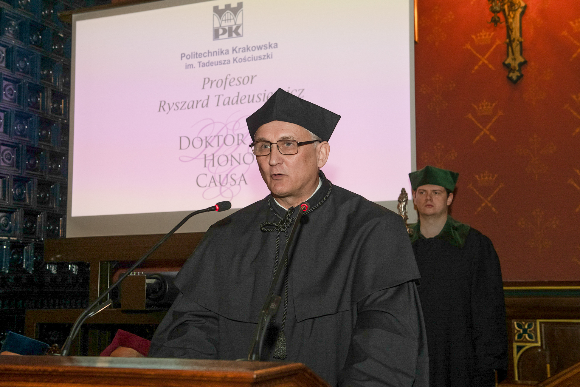 Prof. Błażej Skoczeń wygłasza laudację