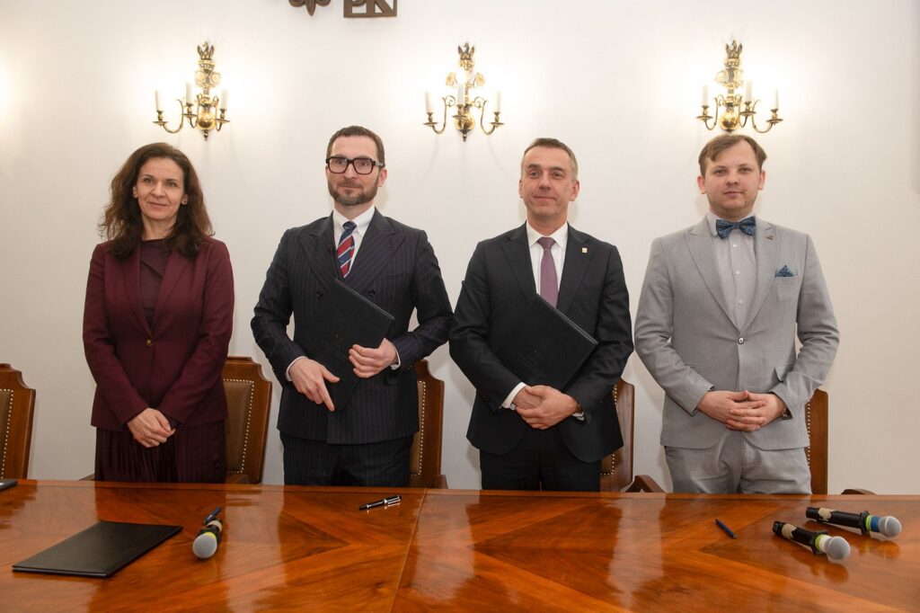 PodpisanieumowySAOPolitechnika1