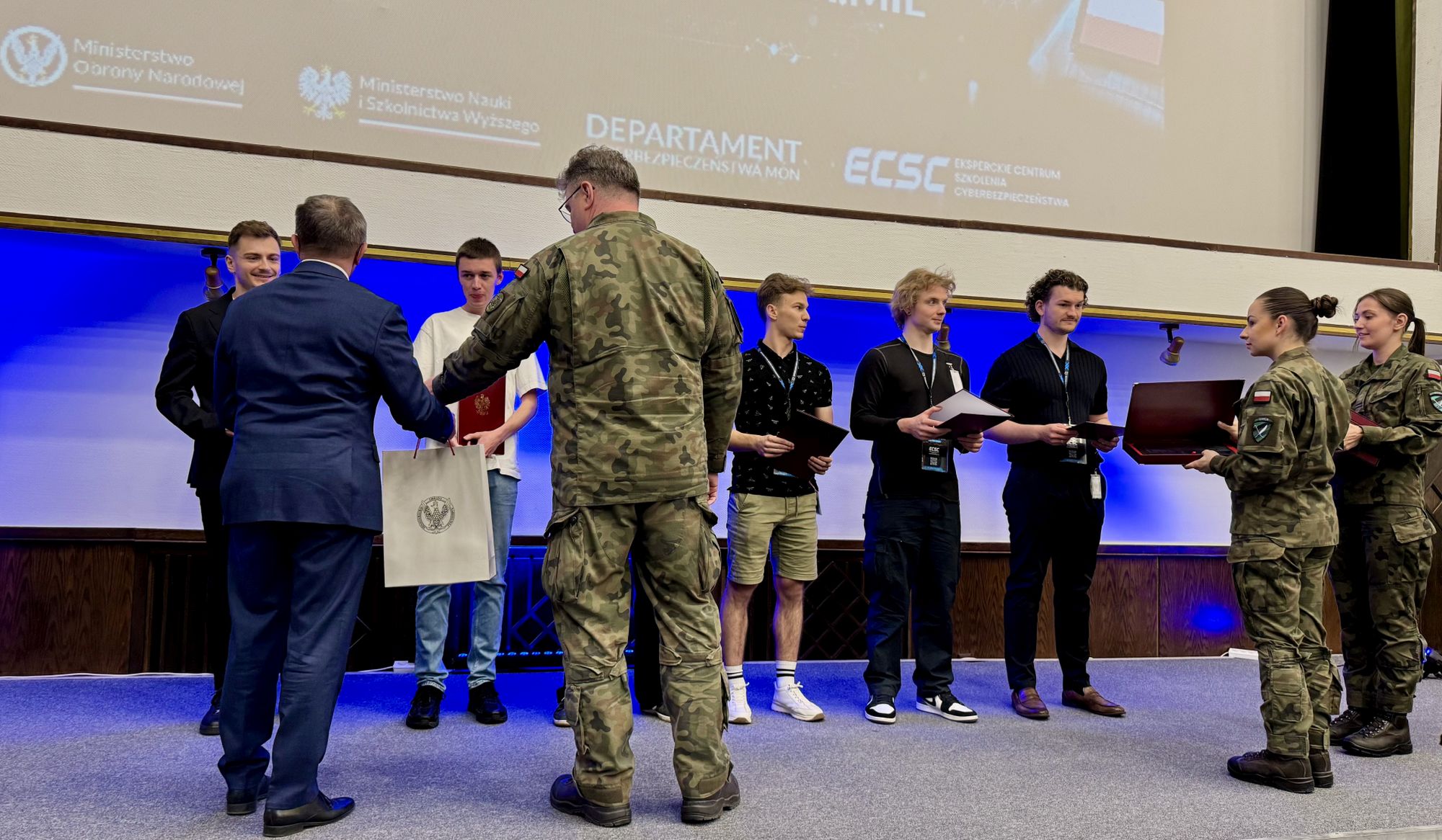 Studenci Politechniki Krakowskiej na podium finowych zawodów projektu Akademia_CyberMIL