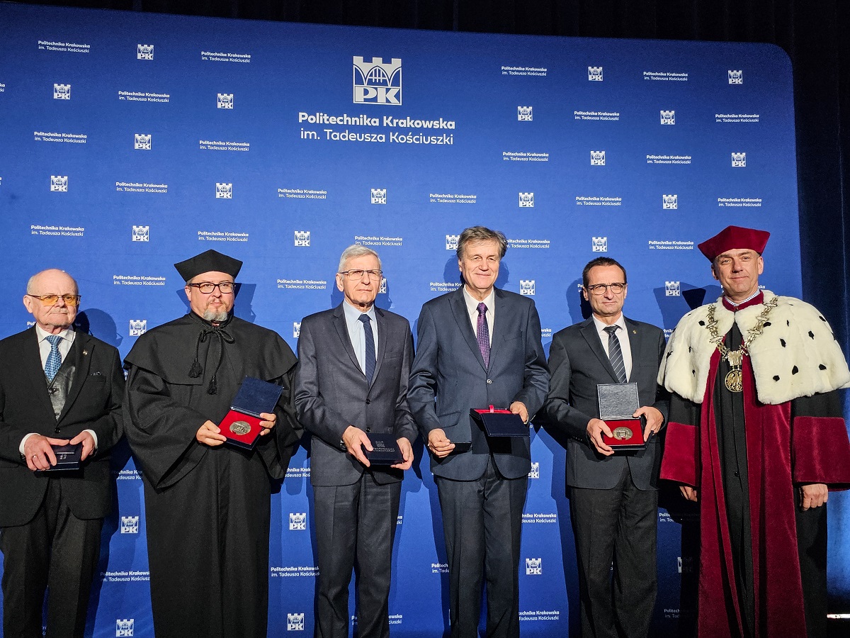 Wręczenie odznaczeń i nagród pracownikom uczelni