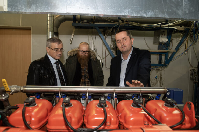 Joint Research Centre - European Commission delegation visit to a PK KUT laboratory