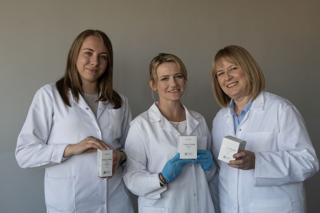 PK KUT inventors with the Anti-Pollution creams: Prof. Magdalena Malinowska, Prof. Elżbieta Sikora, Anna Dziki, M.Sc. Eng. Photo: Jan Zych
